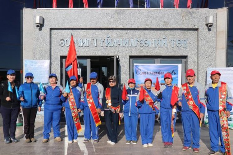 ЗАМЫН-ҮҮД ЗАНГИЛААНЫ АХМАДУУД УРТЫН ЯВГАН АЯЛАЛД ГАРЛАА