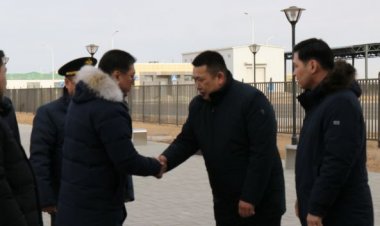МОНГОЛ УЛСЫН ЕРӨНХИЙЛӨГЧ У.ХҮРЭЛСҮХ ЗАМЫН-ҮҮД СУМАНД АЖИЛЛАЛАА.