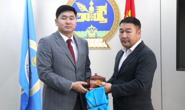 ЗАМЫН-ҮҮД ХОТЫН ЗАХИРАГЧИЙН АЖЛЫН АЛБАНЫ ДАРГА ТОМИЛОГДЛОО