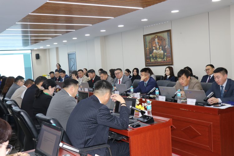 ДОРНОГОВЬ АЙМГИЙН ЗАМЫН-ҮҮД СУМЫН ИРГЭДИЙН ТӨЛӨӨЛӨГЧДИЙН ХУРЛЫН ЭЭЛЖИТ ДОЛООДУГААР ХУРАЛДААН ЭХЭЛЖ БАЙНА