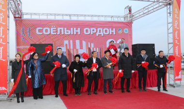 ЗАМЫН-ҮҮД СУМ ШИНЭ СОЁЛЫН ОРДНОО ХҮЛЭЭН АВЛАА